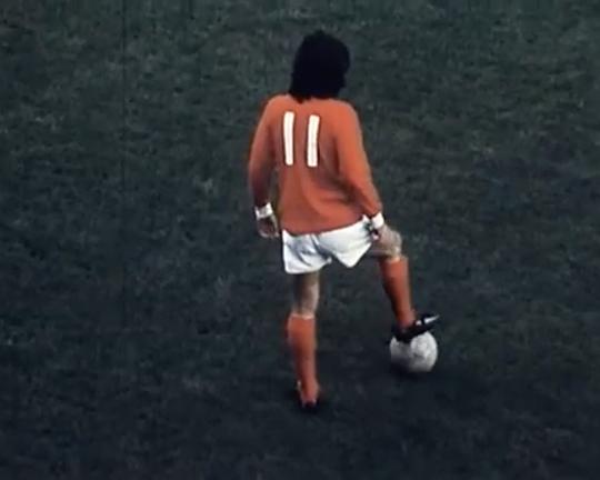 《前所未有的足球》纪录片封面