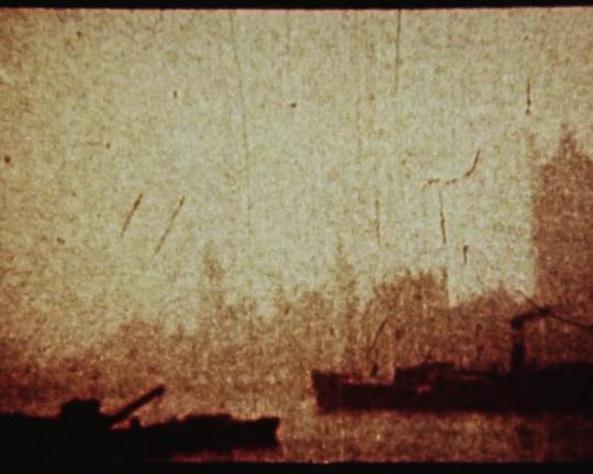 《浮现泰晤士河》电影封面