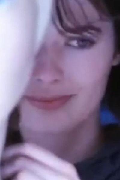 《咫尺天涯》电影封面