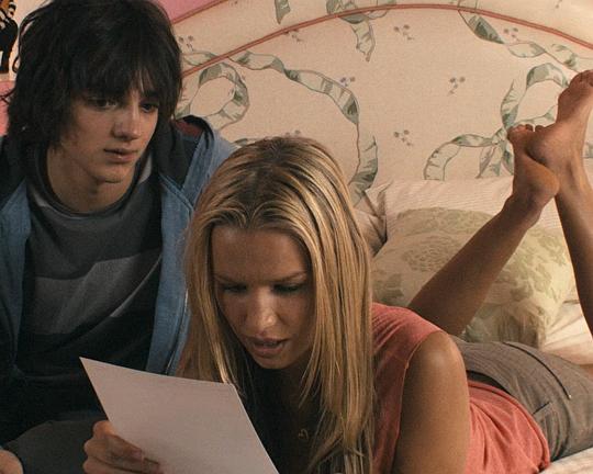 《寻找杀人犯》电影封面