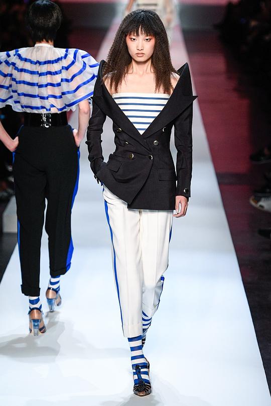 《高缇耶2019春夏高级定制秀》真人秀封面