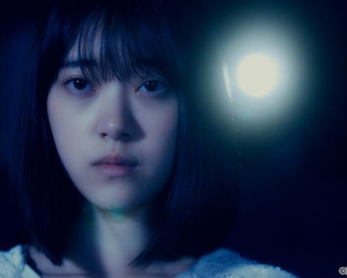 《电影中的女孩，所依存的三角关系》电影封面