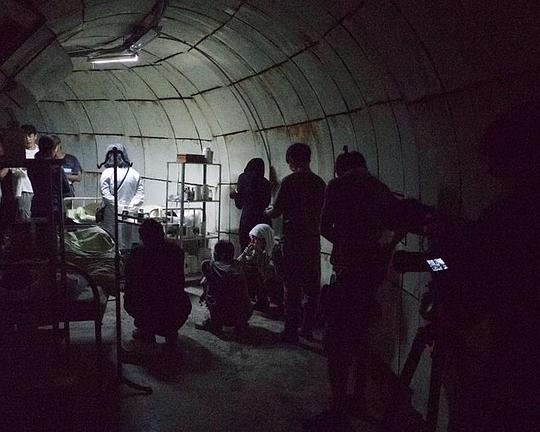 《地洞》纪录片封面