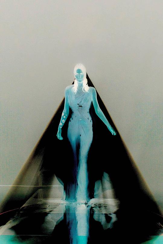 《S.W.A.L.K》纪录片封面