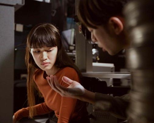 《看电影的人》电影封面