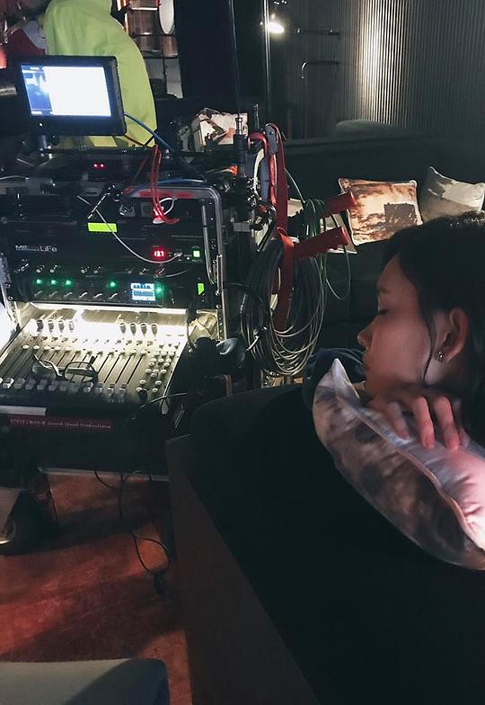 《鳄鱼谈》电影封面