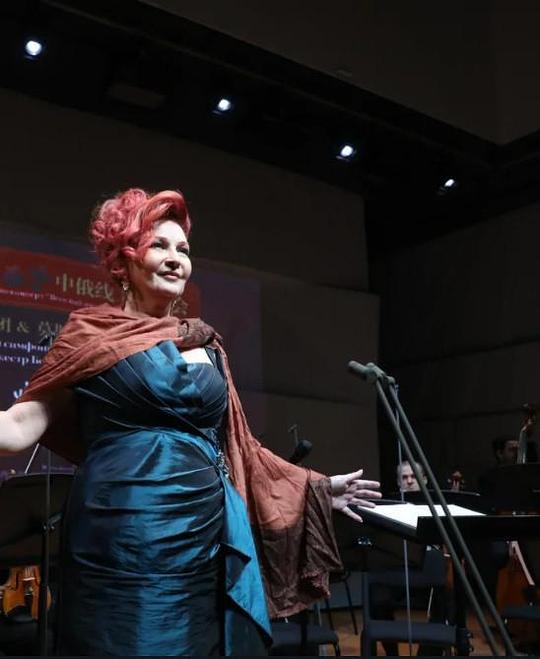 《2021“欢乐春节”中俄线上音乐会》电影封面