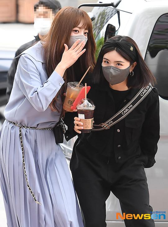 《韩秀榜 Premium:Brave Girls 特辑》真人秀封面