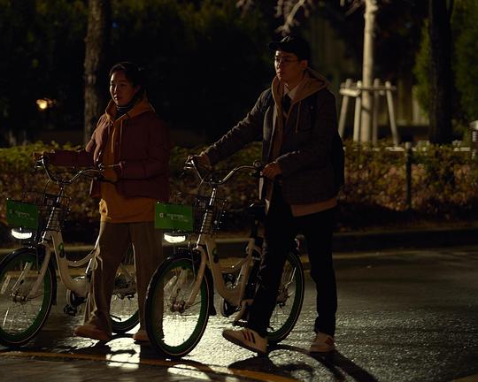 《夜巡》电影封面