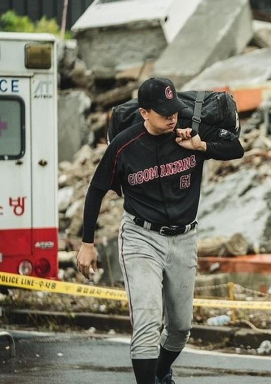 《历史:预告片》电影封面