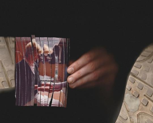 《Dog Star Descending》电影封面