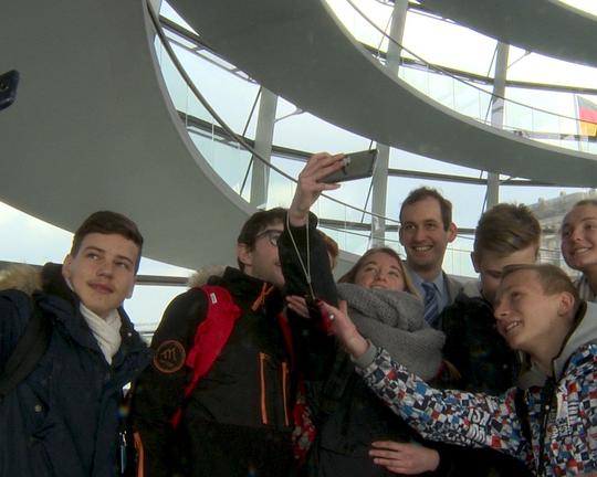 《人民的声音》电影封面