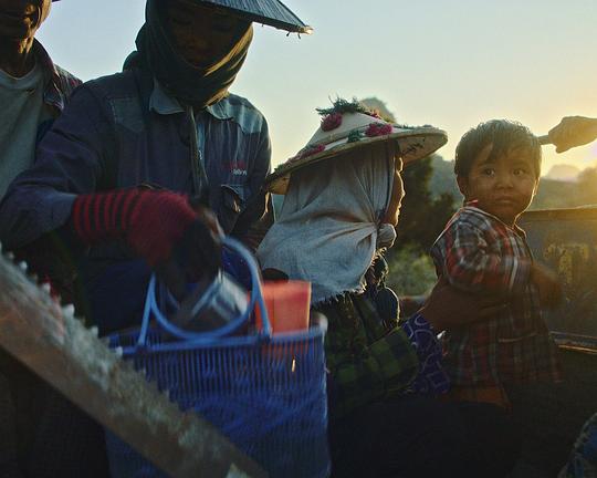 《A Day's Work》纪录片封面