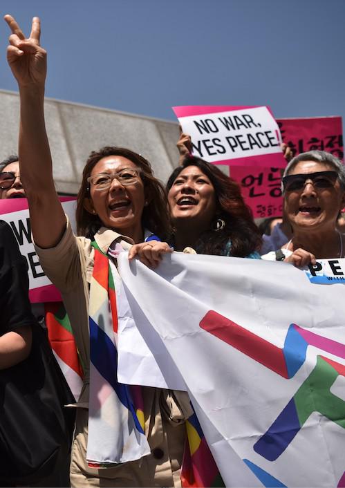 《Crossings》电影封面