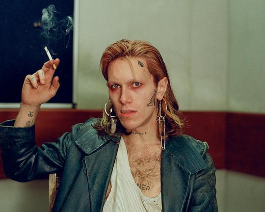 《Isn’t It a Beautiful World》电影封面