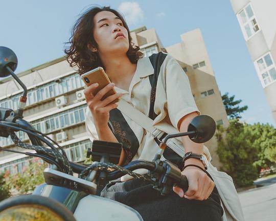 《自我介紹》电影封面