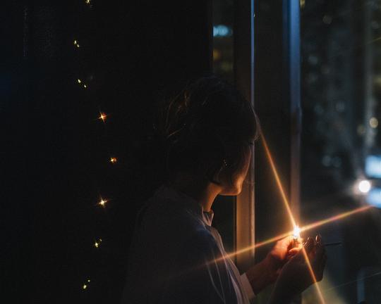 《明月光》电影封面