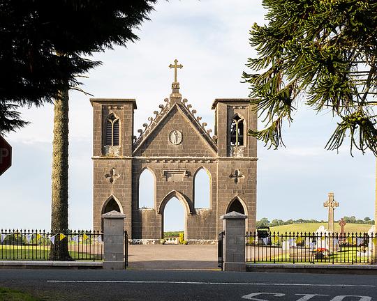 《Pray for Our Sinners》纪录片封面