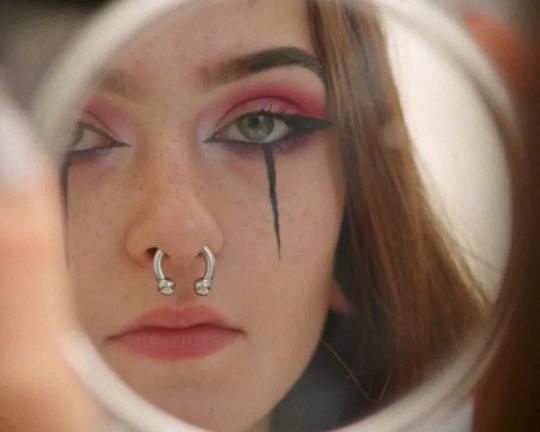 《Hannah》电影封面