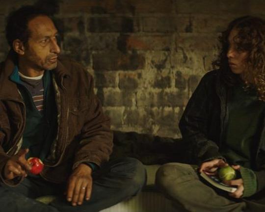 《梦幻岛的钟声》电影封面