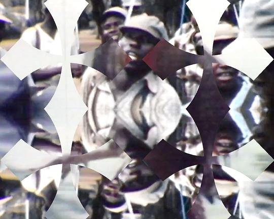 《古库拉洪迪：在春雨前洗去谷糠的早雨》电影封面