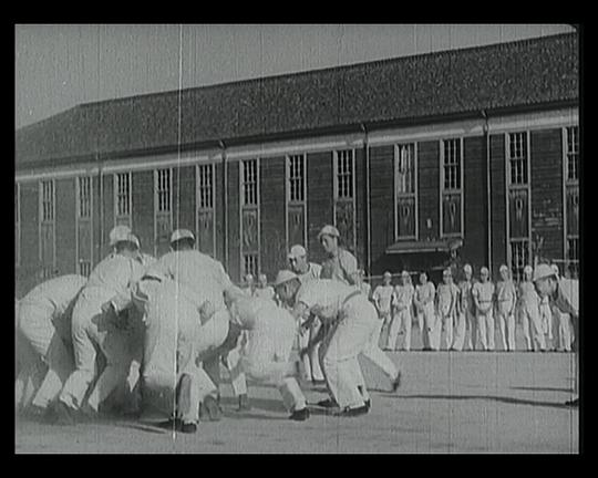 《夜霧的港口》电影封面