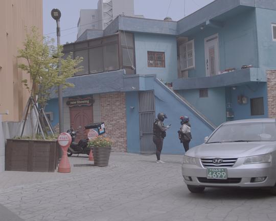 《Forever the Land》纪录片封面