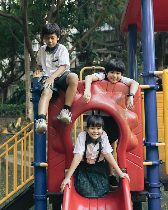 《李煜明敬上》电影封面