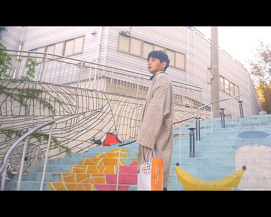 《사람들은 왜 바다를 보러 갈까》电影封面