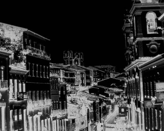 《Bisagras》电影封面