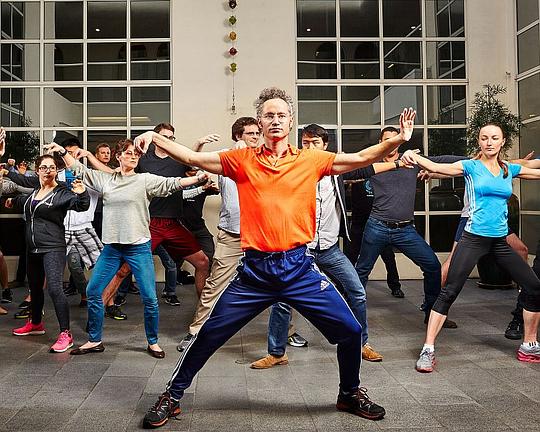 《Watching You – Die Welt von Palantir und Alex Karp》纪录片封面