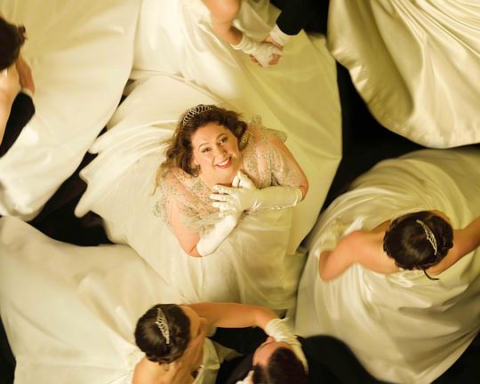 《首秀》歌舞剧封面