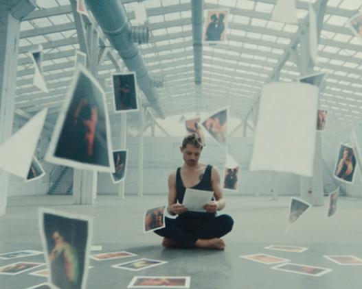 《THE HIDDEN DIMENSION》纪录片封面