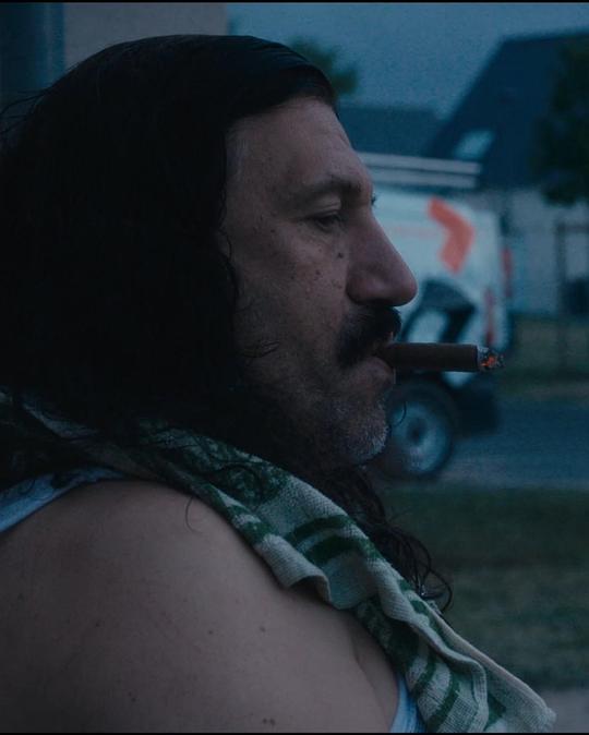 《一路平安，埃斯科波尔》电影封面