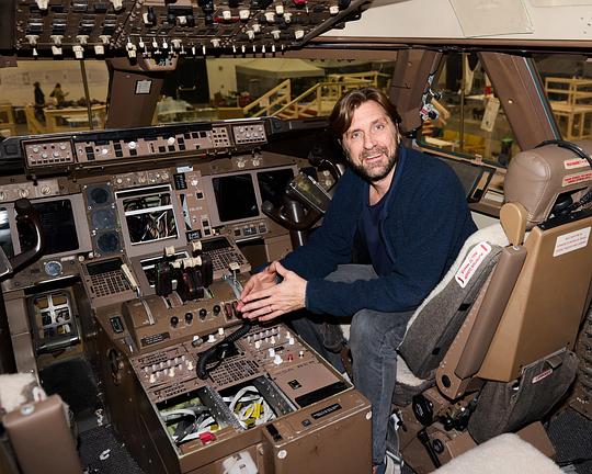 《娱乐系统已崩溃》电影封面