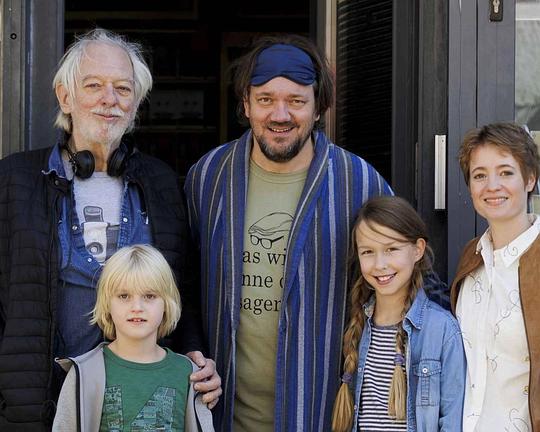 《弗里德里希大街站的英雄》电影封面