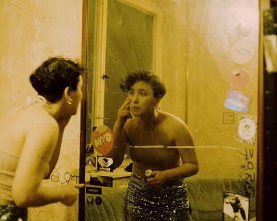 《Return to Vega》电影封面