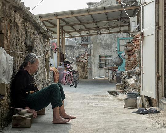 《花之島》纪录片封面