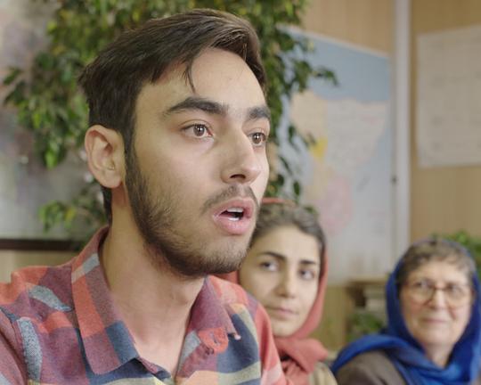 《以眼还眼》纪录片封面