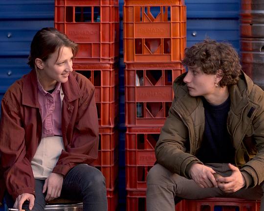 《余痕》电影封面