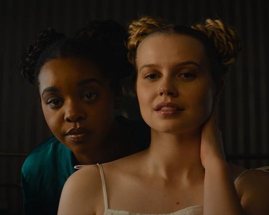 《偷走》电影封面