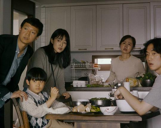 《雨幕回响》电影封面