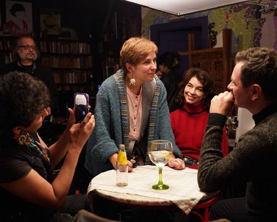 《Apuntes para una ficción consentida》电影封面