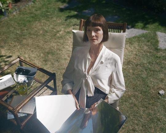 《Interior》电影封面