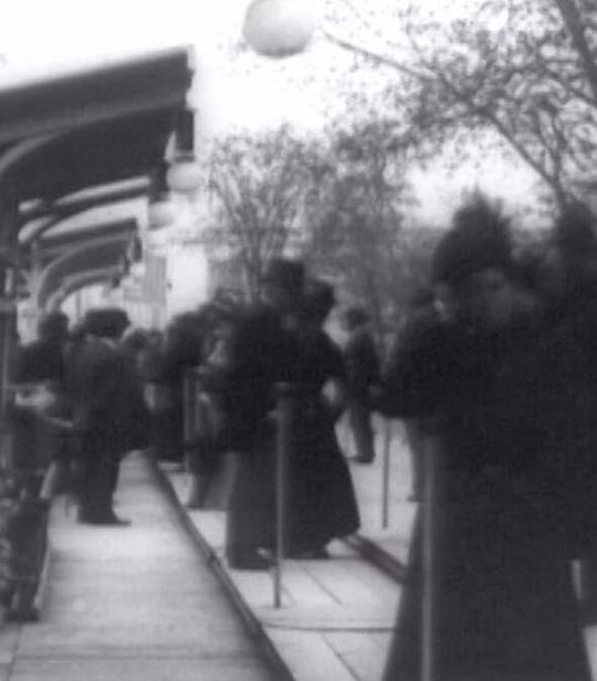 《自动扶梯2》电影封面