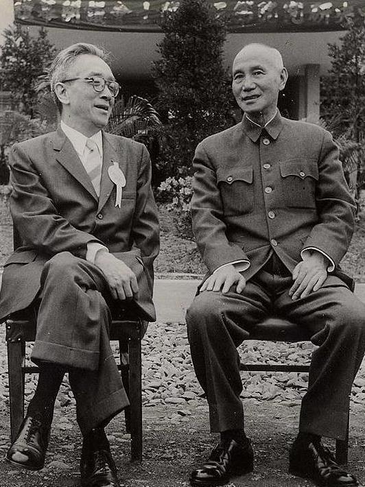 《胡适先生在台湾》纪录片封面