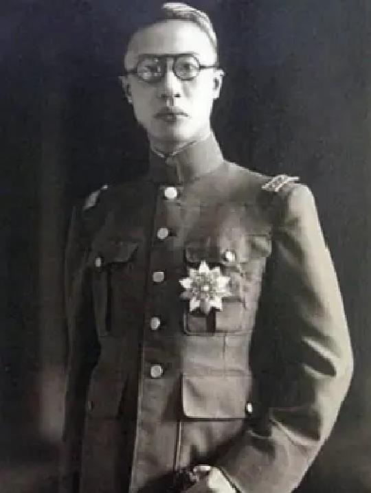 《溥仪：末代皇帝》纪录片封面