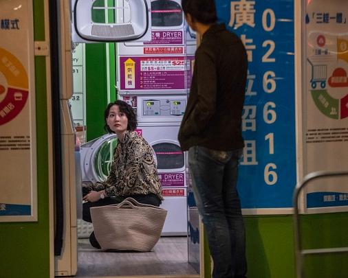 《夜》电影封面