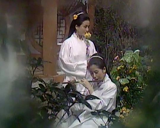 《Jeonseorui Gohyang – Ieodo》电影封面