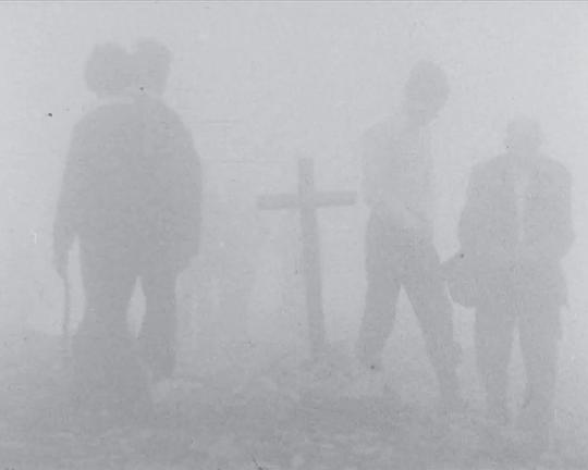 《On a Paving Stone Mounted》电影封面